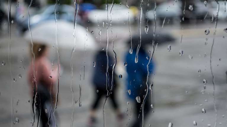 Βροχές, καταιγίδες και θερμοκρασία έως 19 βαθμούς