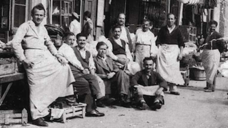 Ο κόσμος και η ιστορία  της οδού Ευριπίδου