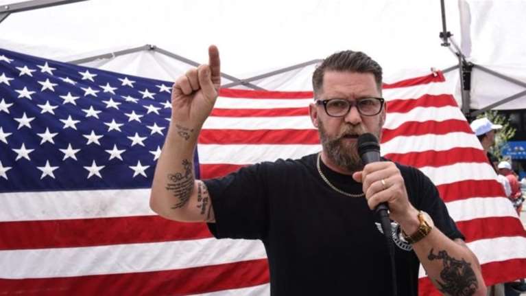 Η ακροδεξιά οργάνωση Prοud Boys πίσω από το τρομο-μπαράζ στις ΗΠΑ;