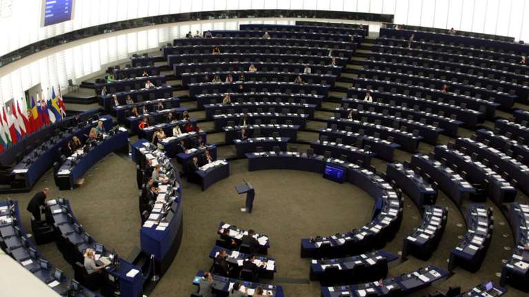 Ευρωκοινοβούλιο: Μέτρα για αποτροπή χειραγώγησης εκλογών στα social media