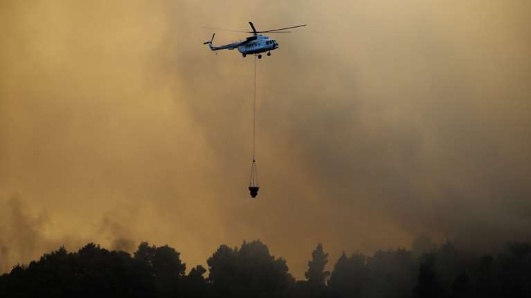 Φωτιά Σιθωνία: Καλύτερη η κατάσταση στην Σάρτη