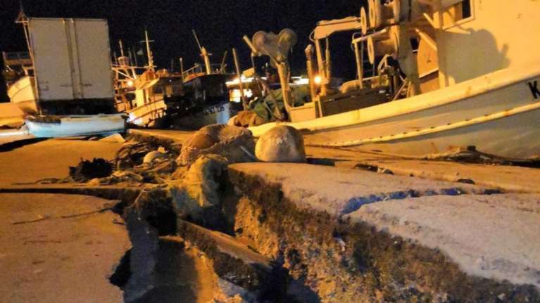 Ισχυρός σεισμός 6,4 Ρίχτερ στη Ζάκυνθο, υλικές ζημιές στο νησί (βίντεο)
