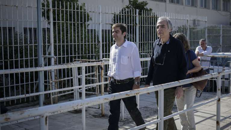 Άδεια με... οδοιπορικά στον Δημήτρη Κουφοντίνα