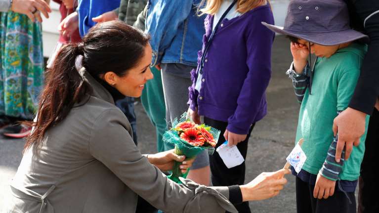Η αμήχανη στιγμή: 5χρονος βάζει τα κλάματα όταν πλησιάζει η Μέγκαν [Βίντεο]
