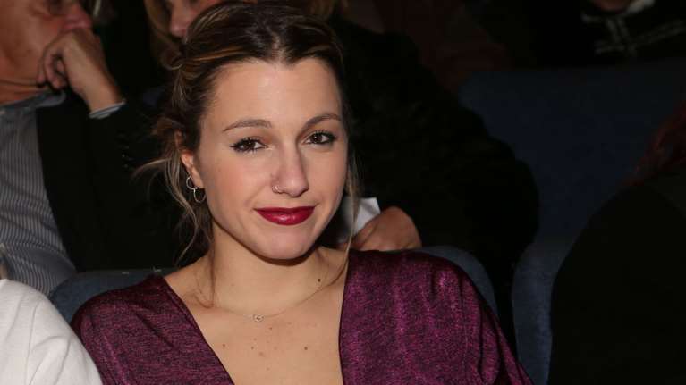 Πρεμιέρα στο θέατρο για την όμορφη κόρη της Λούκας Κατσέλη [Εικόνες]