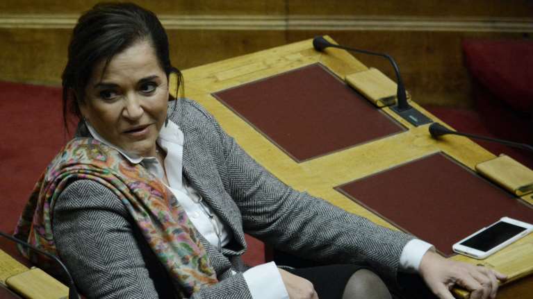 Η Ντόρα, ο «Μπιπ Μπιπ» και η επέμβαση στο γόνατο