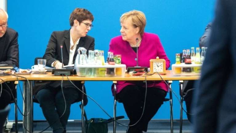 Η Ανεγκρέτ Κραμπ-Κάρενμπάουερ υποψήφια για την προεδρία του CDU