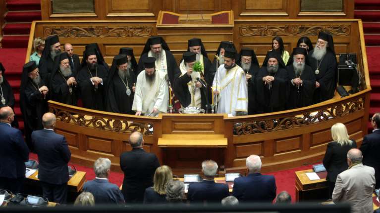 Εκκλησία και Σύνταγμα προκαλούν νέα σύννεφα στις σχέσεις ΣΥΡΙΖΑ – ΑΝΕΛ