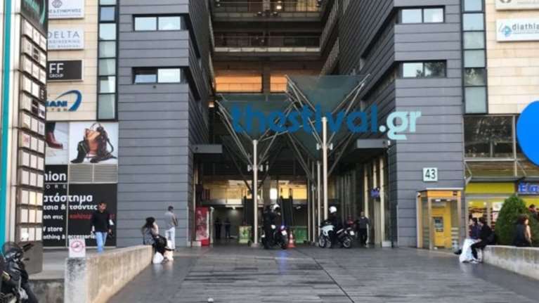 Αυτοκτονία-σοκ σε εμπορικό κέντρο στην Θεσσαλονίκη: Ανδρας έπεσε από τον 5ο
