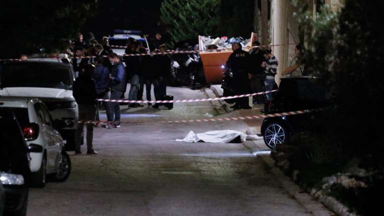 Εκτέλεσαν ελληνοαυστραλό επιχειρηματία στο ΙΧ του στη Βούλα