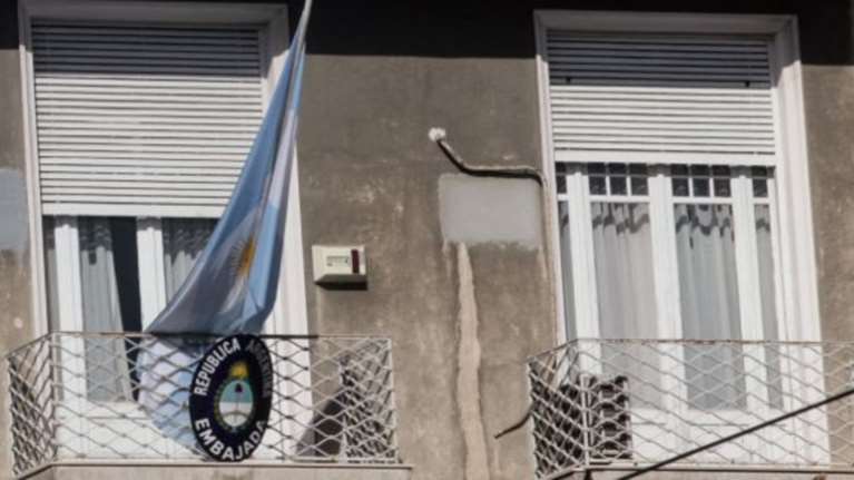 ΕΛΑΣ: Δυο συλλήψεις για το «ντου» στην πρεσβεία της Αργεντινής