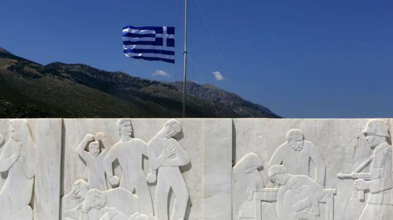 Ελλάδα &amp; Πολωνία μπορούν μόνο από κοινού να πιέσουν για τις επανορθώσεις