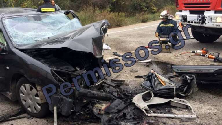 Σφοδρό τροχαίο στο δρόμο Λιβαδειάς-Αράχωβας
