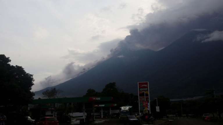 Γουατεμάλα: Ενεργοποιήθηκε ξανά το ηφαίστειο Ελ Φουέγο