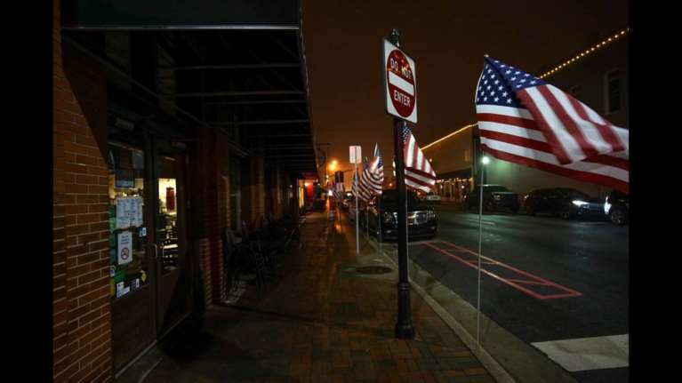 DW: Η Γερμανία ελπίζει και ανησυχεί μετά τις ενδιάμεσες εκλογές