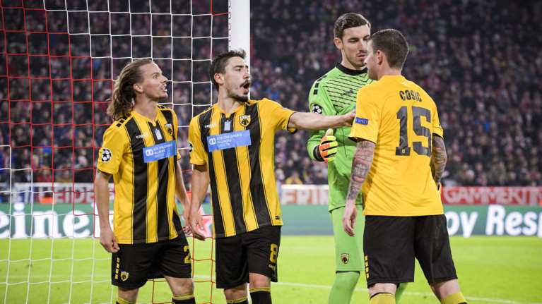 AEK: Ο Τσόσιτς τράβηξε την κοτσίδα του Χουλτ και έγιναν viral