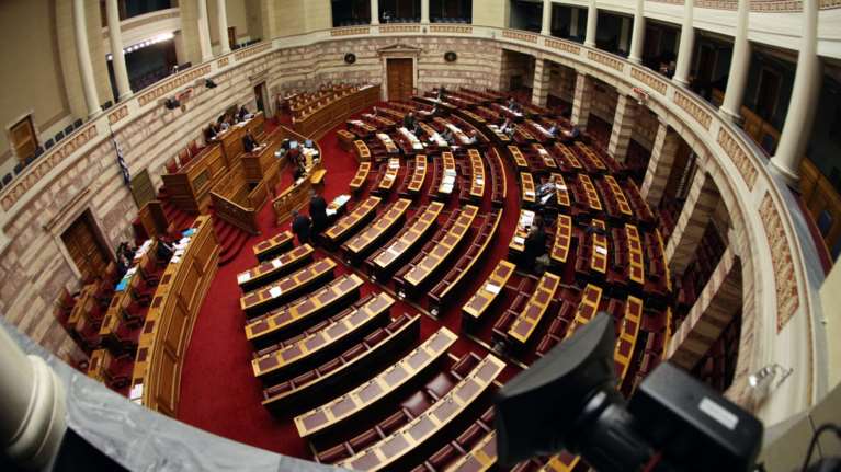 Εντός λεπτού σιγή στη Βουλή για τον Κατσίφα - πρωτοβουλία Ν. Κακλαμάνη