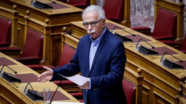 Γαβρόγλου: Δεν θα αλλάξει το status της μισθοδοσίας των ιερέων