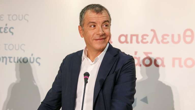 Θεοδωράκης: 10.000 προσλήψεις σημαίνει περισσότεροι φόροι