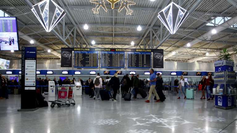 ΕΛΑΣ: 5.633 μετανάστες προσπάθησαν να φύγουν με πλαστά έγγραφα