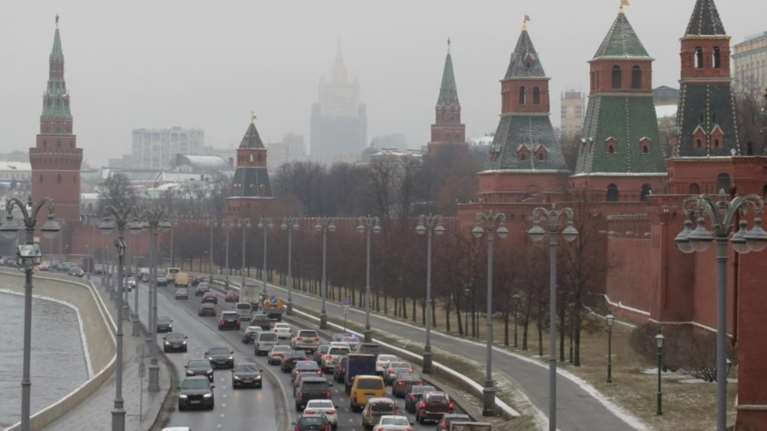 Περισσότεροι από 6 εκατ. Ρώσοι δεν μπορούν να ταξιδέψουν λόγω οφειλών