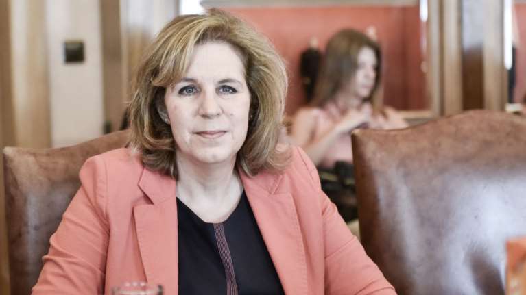 ΚΙΝΑΛ για Παπακώστα: Στο τέλος θα πει στους αστυνομικούς να... κοιμούνται