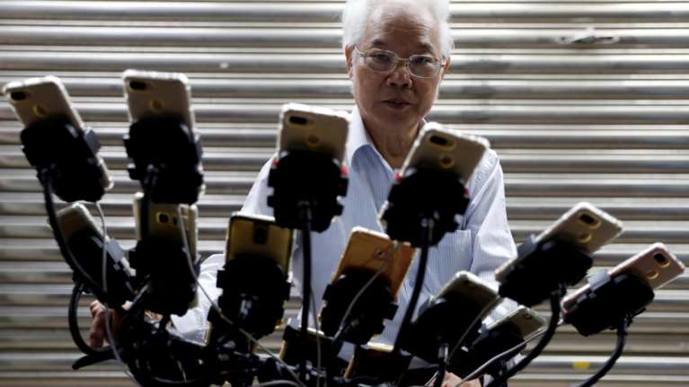 Ο &quot;παππούς των Πόκεμον&quot;  τα κυνηγάει στην Ταιβάν