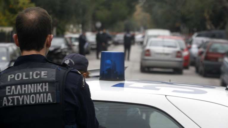 Εικόνες σοκ από αιματηρό επεισόδιο μεταξύ μεταναστών στην Πάτρα