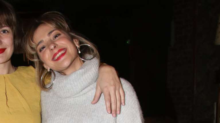 Νατάσα Μποφίλιου: Σαν δυο σταγόνες νερό με την αδελφή της [Εικόνες]