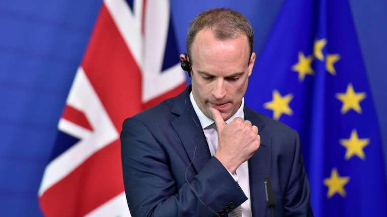 Παραιτήθηκαν 3 υπουργοί λόγω Brexit-Τρίζει η κυβέρνηση Μέι