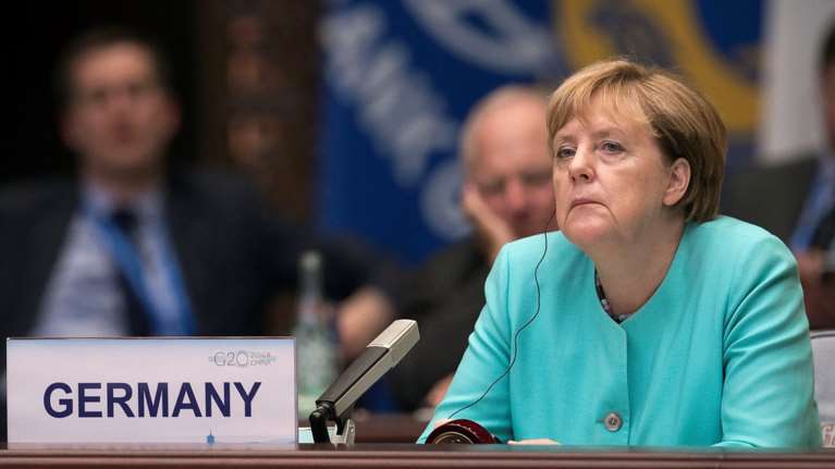 Δημοσκόπηση: Το 56% θέλει η Μέρκελ να ολοκληρώσει την θητεία της