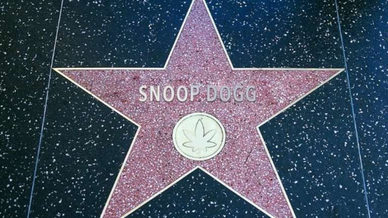 Αστέρι στη Λεωφόρο της Δόξας αποκτά ο ράπερ Snoop Dogg