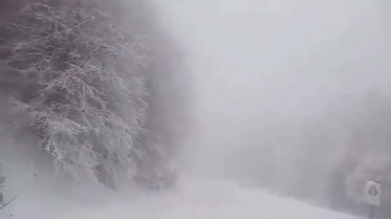 Εγκλωβίστηκαν 30 άτομα σε καταφύγιο στην Κοζάνη