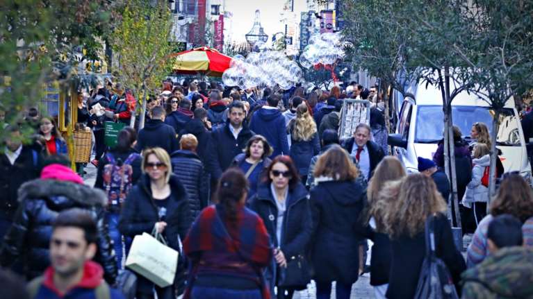 διαΝΕΟσις: Οι επιπτώσεις της κρίσης στα εισοδήματα των Ελλήνων