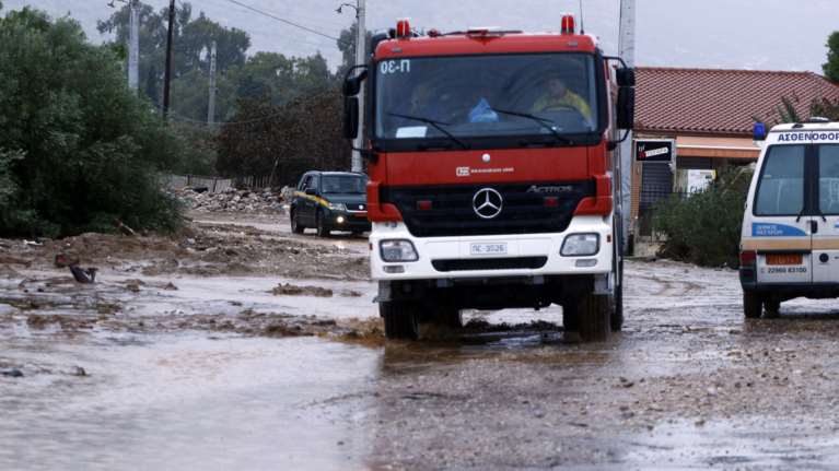 Προβλήματα στη Λέσβο από την έντονη βροχόπτωση