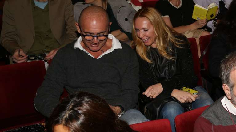 Ερωτευμένη Παπούλια σε σπάνια εμφάνιση: 2 χρόνια με τον σύντροφό της