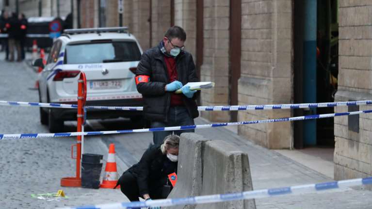 Επίθεση με μαχαίρι σε αστυνομικό στις Βρυξέλλες - φώναζε «Αλλαχού Ακμπάρ»