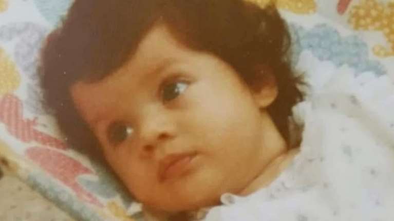 Ποια γνωστή Ελληνίδα ηθοποιό βλέπετε στη φωτογραφία;