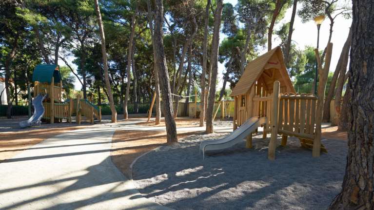 Έτοιμες να λειτουργήσουν 16 ακόμη Παιδικές Χαρές σε γειτονιές