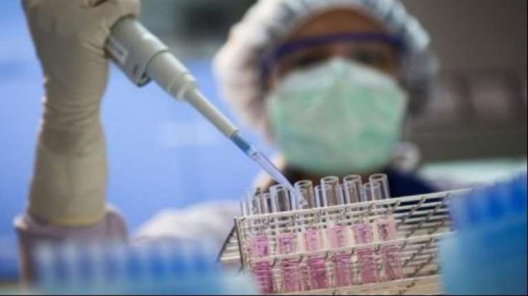 Καταγγελία καθηγητή ιατρικής ότι γίνονται επεμβάσεις με σκοπό το κέρδος