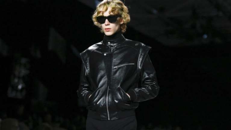 Ο οίκος Celine παρουσιάζει τη συλλογή του