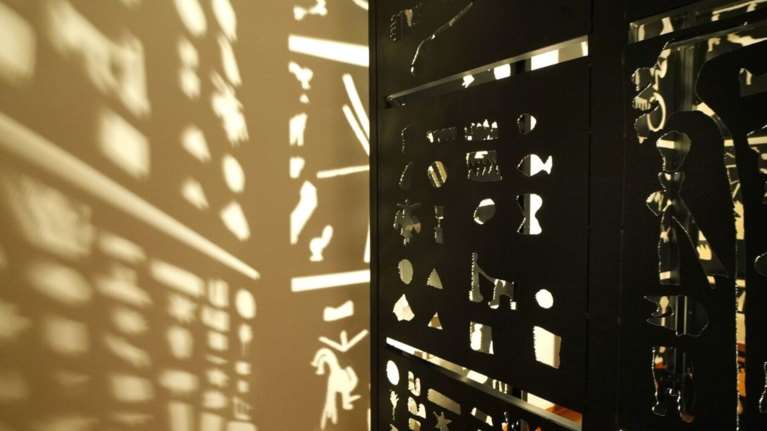 Ο υπέροχος κόσμος του Γιώργου Λάππα σε ένα αθηναϊκό διαμέρισμα