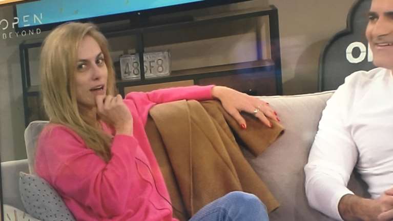 Ποια τόλμησε και βγήκε στην τηλεόραση χωρίς μακιγιάζ;