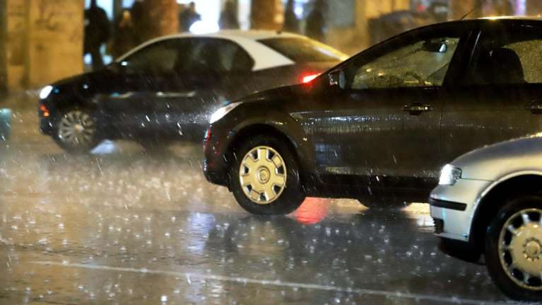 Κύμα κακοκαιρίας με βροχές, καταιγίδες και χαλάζι