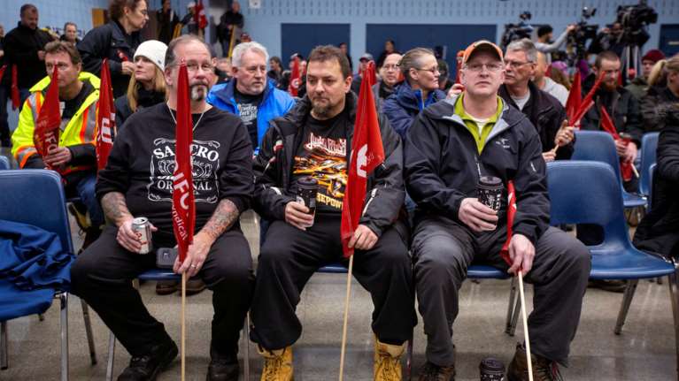 Η General Motors προχωρά σε περικοπές - Ανάστατοι οι εργάτες