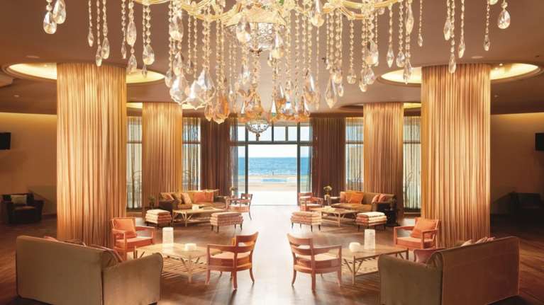 Χριστούγεννα με λάμψη και πολυτέλεια