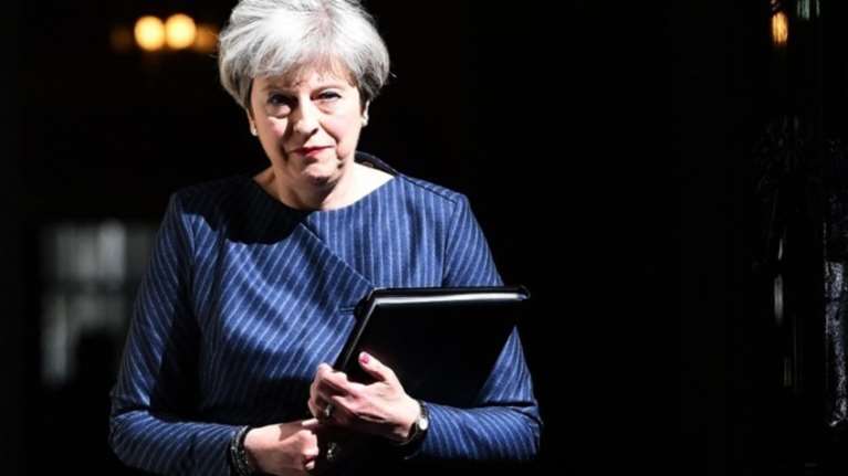 Telegraph: Η συμφωνία με την ΕΕ προσβάλλει σχεδόν τους πάντες