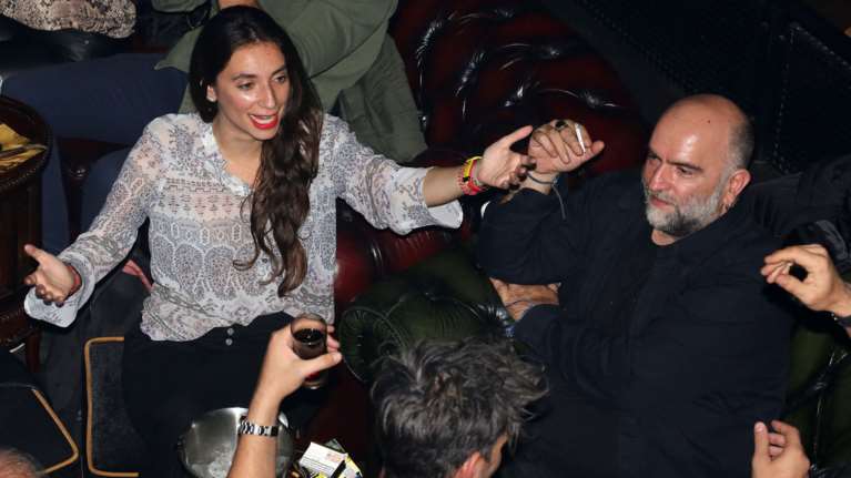 Ποια είναι η γυναίκα που ερωτεύτηκε ο Μπάμπης Στόκας- Η δημόσια εμφάνιση