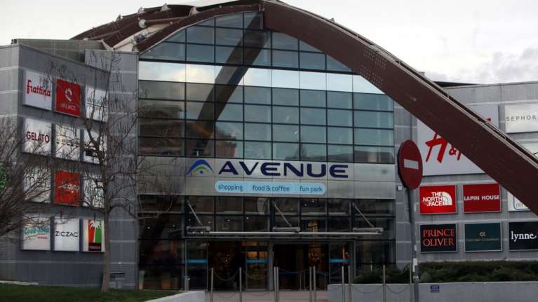 Βγαίνει σε πλειστηριασμό το γνωστό εμπορικό κέντρο «Avenue»