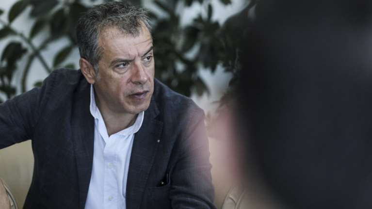 Θεοδωράκης: Ντροπή να χρησιμοποιούμε τους μαθητές σαν κομματικές ασπίδες